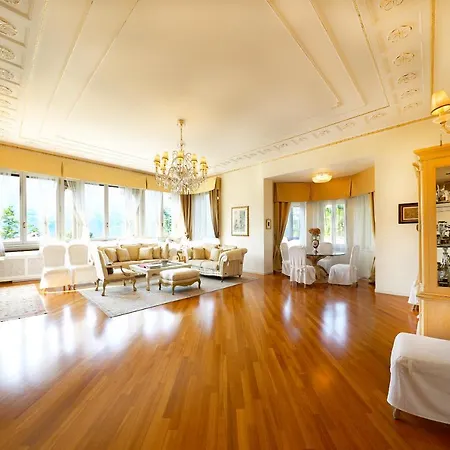 Apartamento Sleeps 6 Air Con Wifi Cernobbio